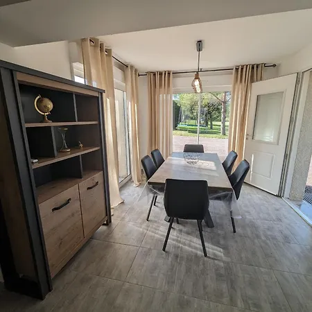 Ferienhaus Maison Avec Piscine Interieure, Terrasse Et Wi-fi Gratuit A Curel - Fr-1-611-92