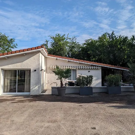 Maison Avec Piscine Interieure, Terrasse Et Wi-fi Gratuit A Curel - Fr-1-611-92 Ferienhaus