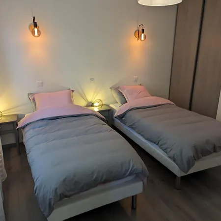 Maison Avec Piscine Interieure, Terrasse Et Wi-fi Gratuit A Curel - Fr-1-611-92 Ferienhaus *